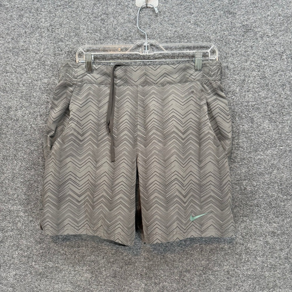 Nike Running Shorts Mens Medium Gray Chevron Zig Zag Athletic Gym Performance